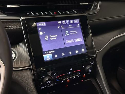 Used 2025 Jeep Grand Cherokee L Altitude image 30