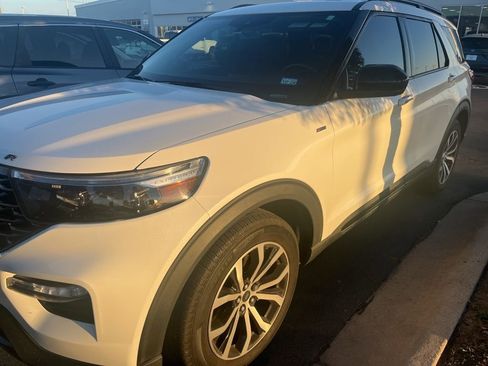 Used 2022 Ford Explorer ST-Line w/ Class IV Trailer Tow Package image 6