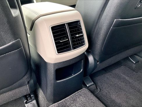 Used 2025 Kia Sportage EX image 33