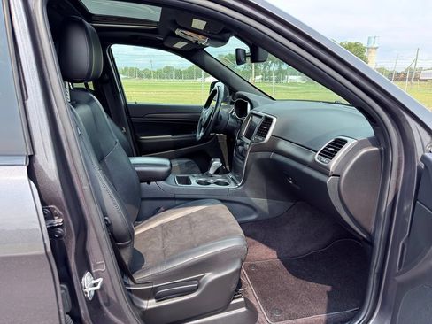 Used 2018 Jeep Grand Cherokee Altitude AWD/4WD image 33