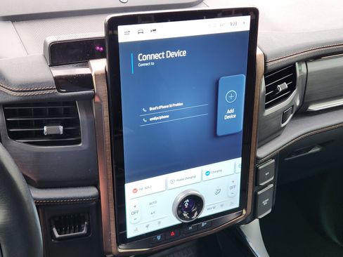 Used 2022 Ford F150 Lightning Lariat image 20