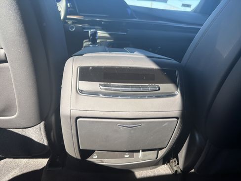 Certified 2024 Cadillac Escalade Premium Luxury w/ Performance Package image 25