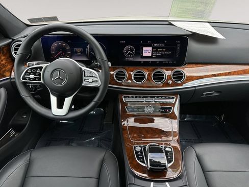 Used 2019 Mercedes-Benz E 300 4MATIC image 10