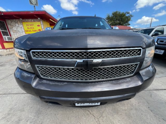 Used 2010 Chevrolet Suburban LT w/ Texas Edition RWD image 2