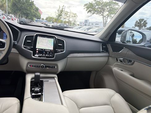 Certified 2025 Volvo XC90 B5 Plus w/ Protection Package Premier AWD/4WD image 31