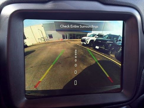 Used 2022 Jeep Renegade Trailhawk w/ Trailer Tow Group AWD/4WD image 19