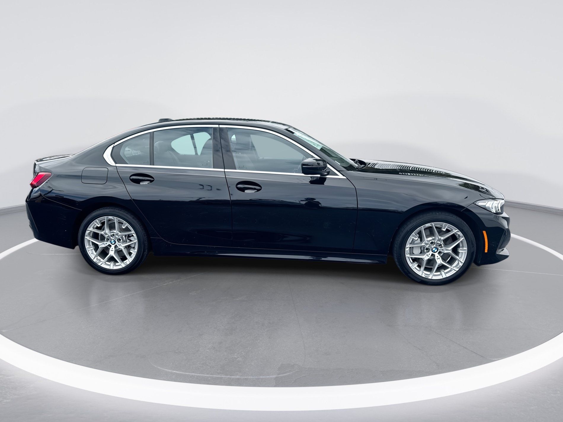 Used 2025 BMW 330i Sedan RWD image 3