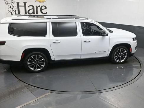 Used 2023 Jeep Wagoneer L Series III w/ Premium Group I AWD/4WD image 40