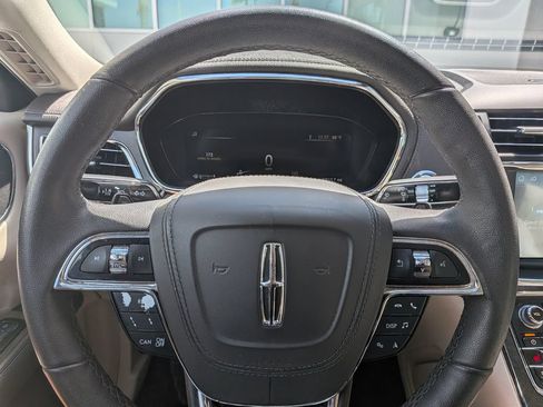 Used 2019 Lincoln Continental Premiere FWD image 26