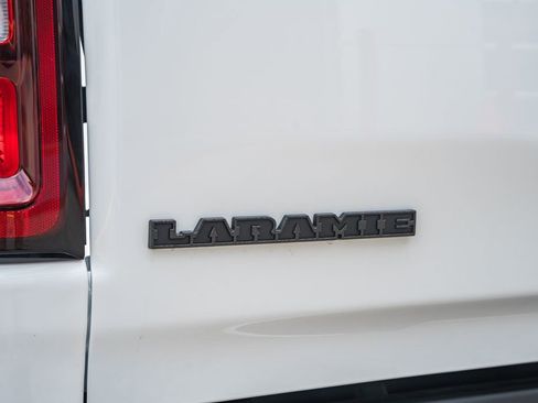 New 2026 RAM 1500 Laramie AWD/4WD image 9