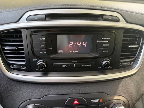 Used 2016 Kia Sorento FWD w/ LX Convenience Package image 28