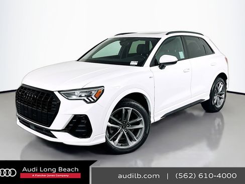 Used 2023 Audi Q3 2.0T Premium w/ Black Optic Sport Package image 1