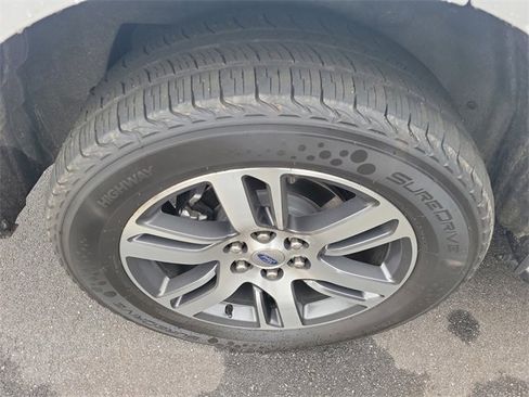 Used 2023 Ford Expedition Limited image 8