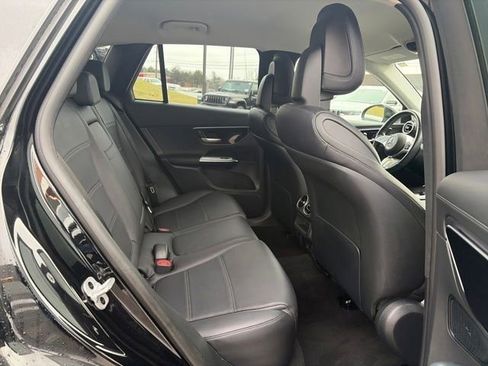 Used 2024 Mercedes-Benz GLC 300 image 34