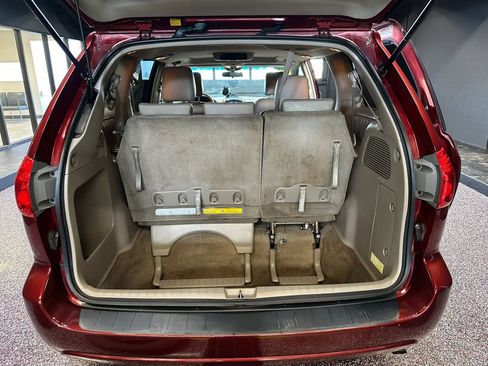 Used 2010 Toyota Sienna FWD image 20