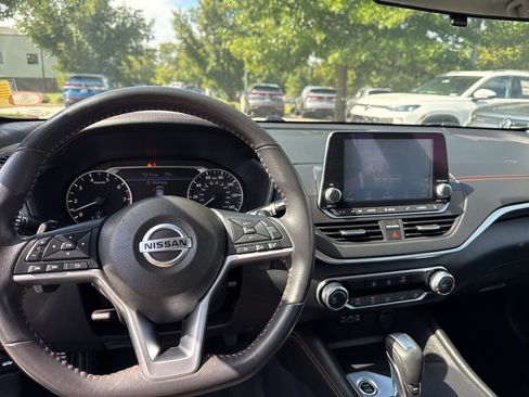 Used 2022 Nissan Altima 2.5 SR image 25