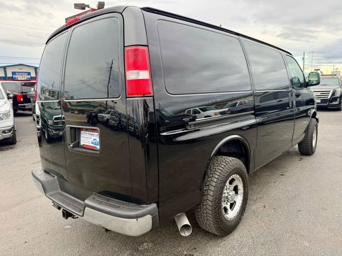 Used 2017 Chevrolet Express 2500 image 11