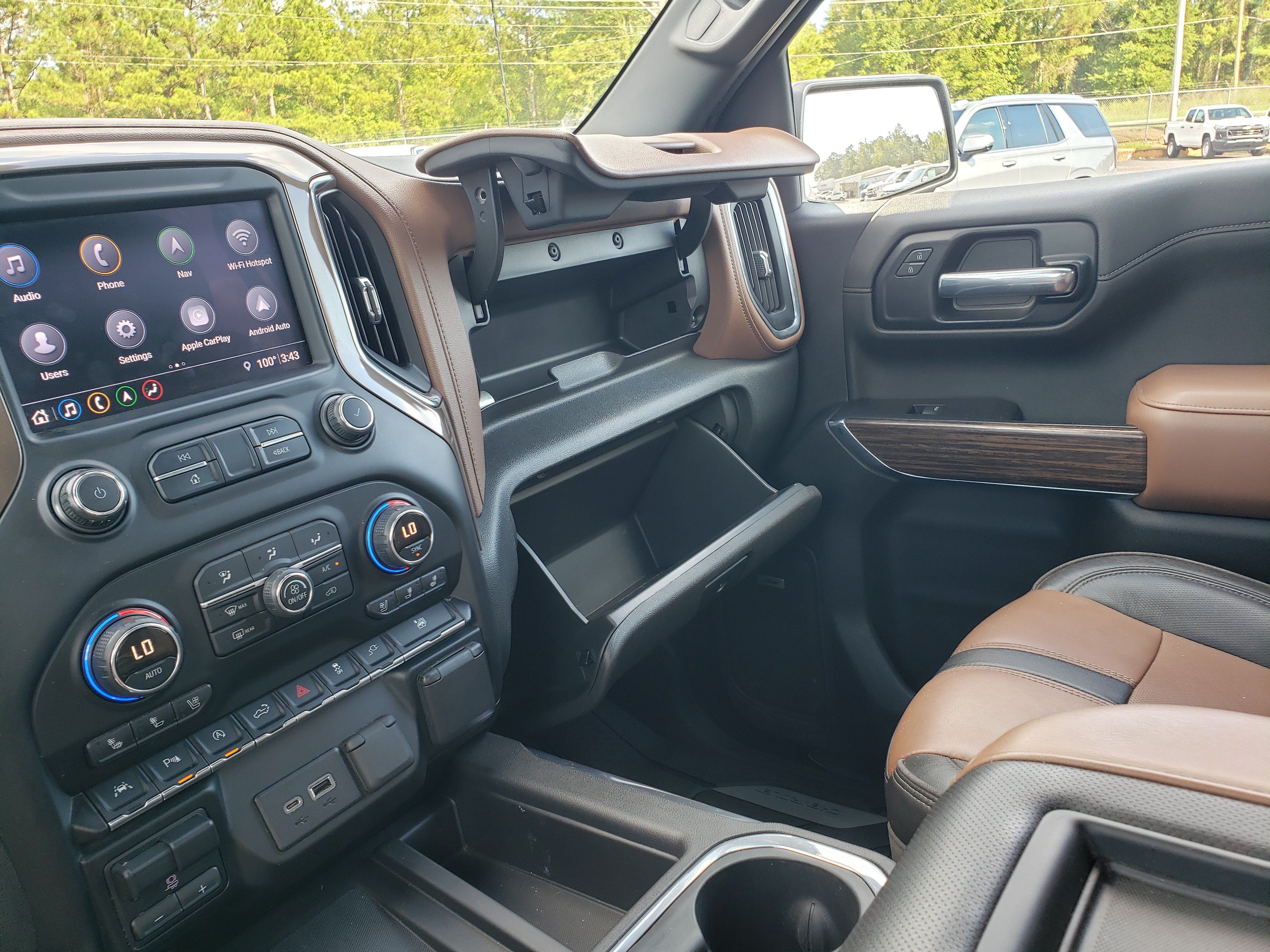Used 2019 Chevrolet Silverado 1500 High Country w/ Technology Package AWD/4WD image 20