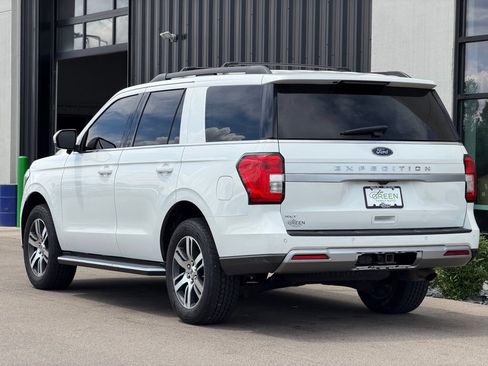 Used 2022 Ford Expedition XLT AWD/4WD image 3
