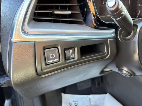 Used 2018 Cadillac XT5 Luxury AWD/4WD image 17