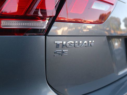 Used 2018 Volkswagen Tiguan SE image 44