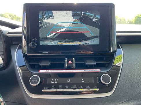 Used 2025 Toyota Corolla LE FWD image 19