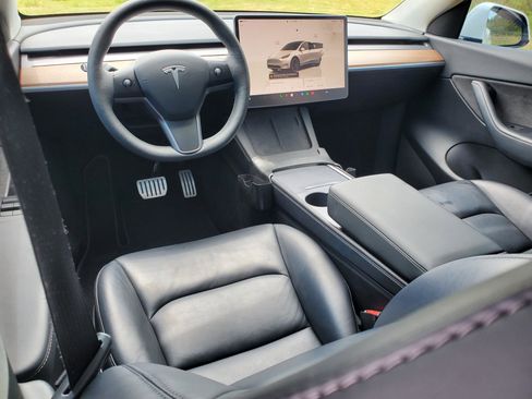 Used 2022 Tesla Model Y Performance AWD/4WD image 27