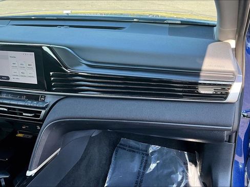 Used 2025 Toyota Camry LE FWD image 17