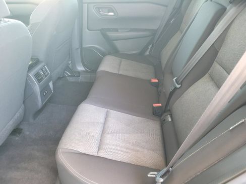 Used 2025 Nissan Rogue SV FWD image 16