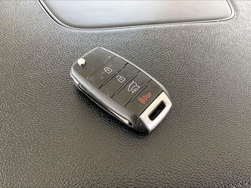 Used 2020 Kia Sorento L FWD image 32