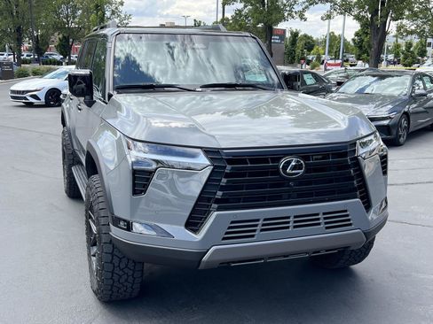 Used 2024 Lexus GX 550 AWD/4WD image 4