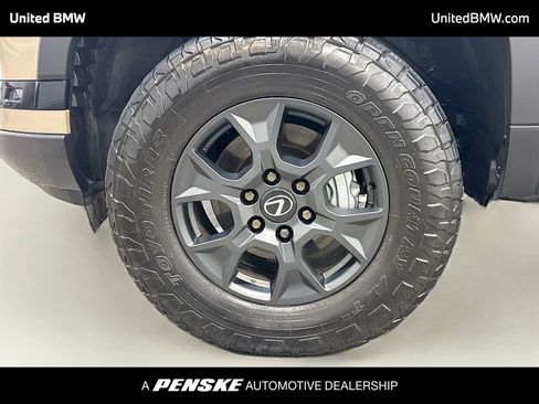 Used 2025 Lexus GX 550 AWD/4WD image 2