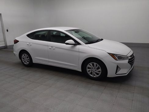Used 2019 Hyundai Elantra SE FWD image 11