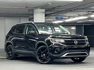 Certified 2022 Volkswagen Taos SE w/ Panoramic Sunroof Package video 2