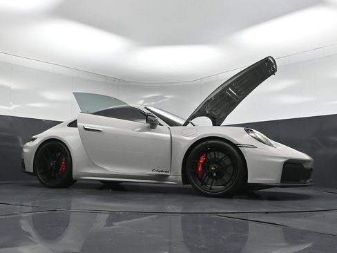 Certified 2026 Porsche 911 Carrera GTS RWD image 34
