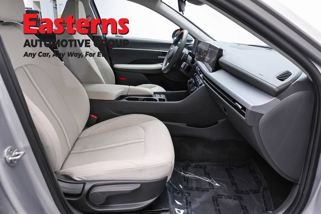 Used 2025 Hyundai Sonata SEL FWD image 27