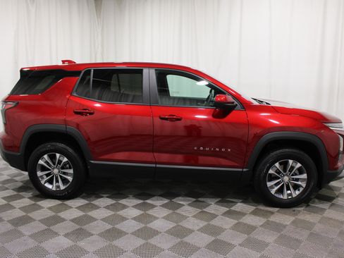 Used 2025 Chevrolet Equinox LT FWD image 28