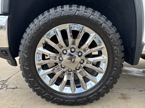 Used 2024 Chevrolet Silverado 2500 LTZ w/ LTZ Convenience Package AWD/4WD image 15