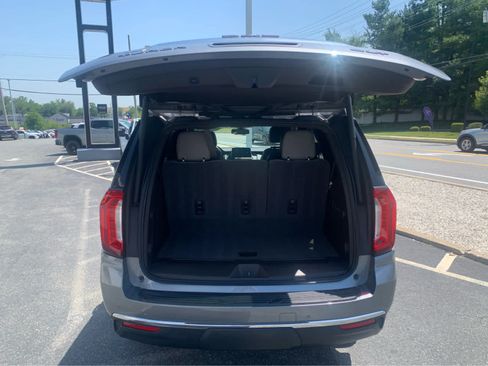 Used 2022 GMC Yukon SLT w/ SLT Premium Package AWD/4WD image 5
