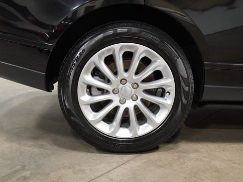 Used 2022 Land Rover Range Rover image 19