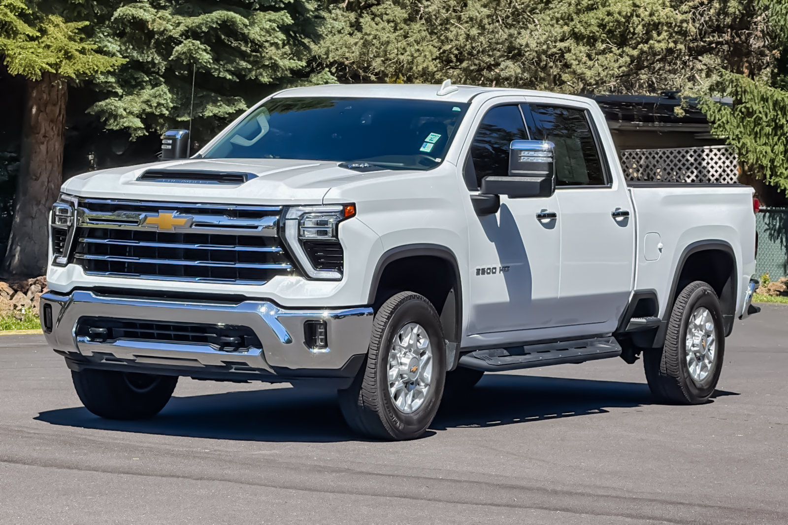 Used 2024 Chevrolet Silverado 2500 LTZ AWD/4WD image 9