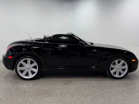 Used 2005 Chrysler Crossfire Convertible image 32