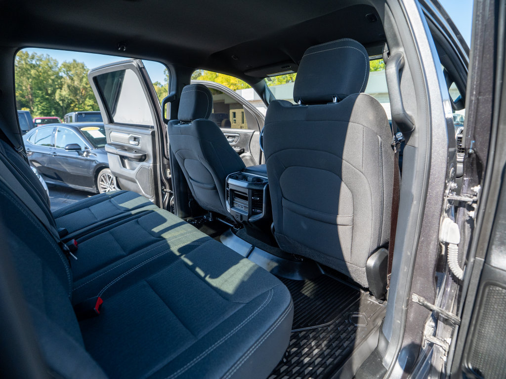 Used 2021 RAM 1500 Big Horn AWD/4WD image 14