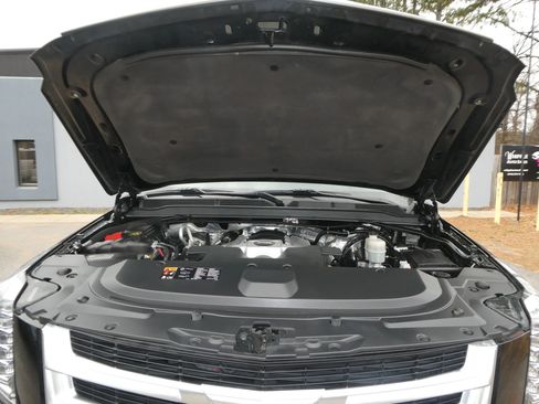 Used 2016 Cadillac Escalade Luxury image 39