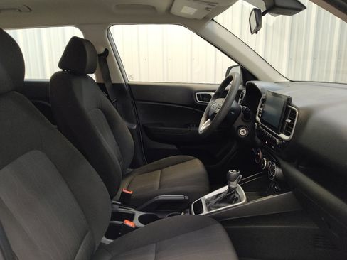Used 2021 Hyundai Venue SE FWD image 21