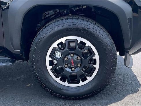 Used 2025 Toyota 4Runner TRD Off-Road AWD/4WD image 9