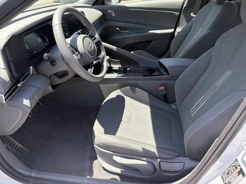 Used 2026 Hyundai Elantra Sport FWD image 17