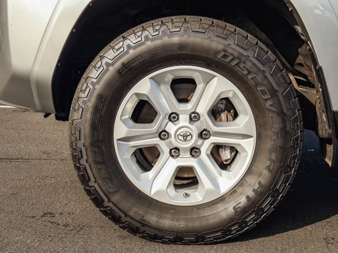 Used 2018 Toyota 4Runner SR5 image 17