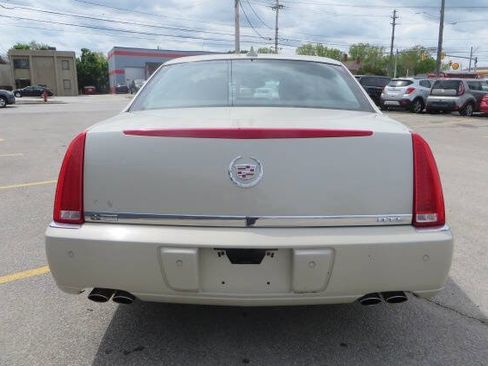 Used 2010 Cadillac DTS Luxury FWD image 3