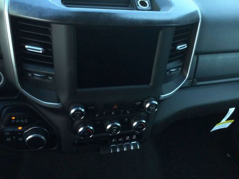 Used 2022 RAM 1500 Big Horn AWD/4WD image 14